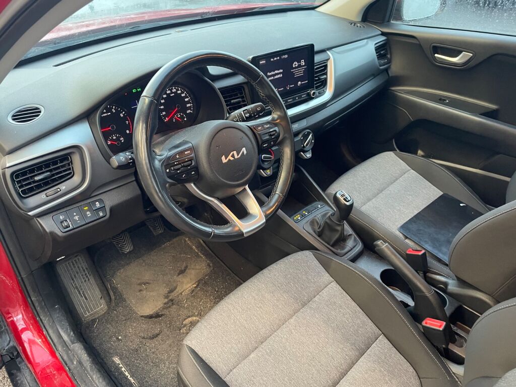Kia Stonic 2023 Punainen