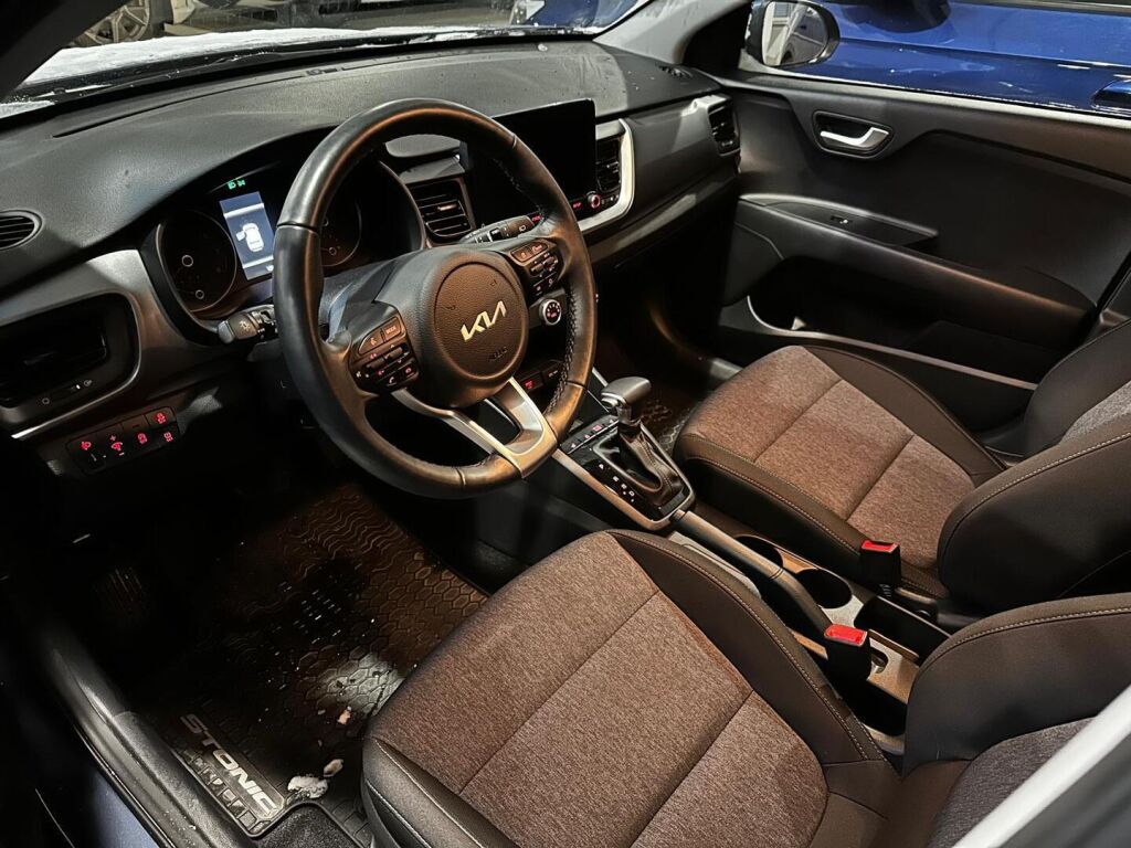 Kia Stonic 2023 Sininen