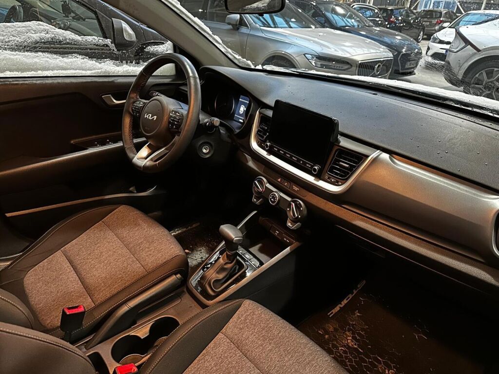 Kia Stonic 2023 Sininen