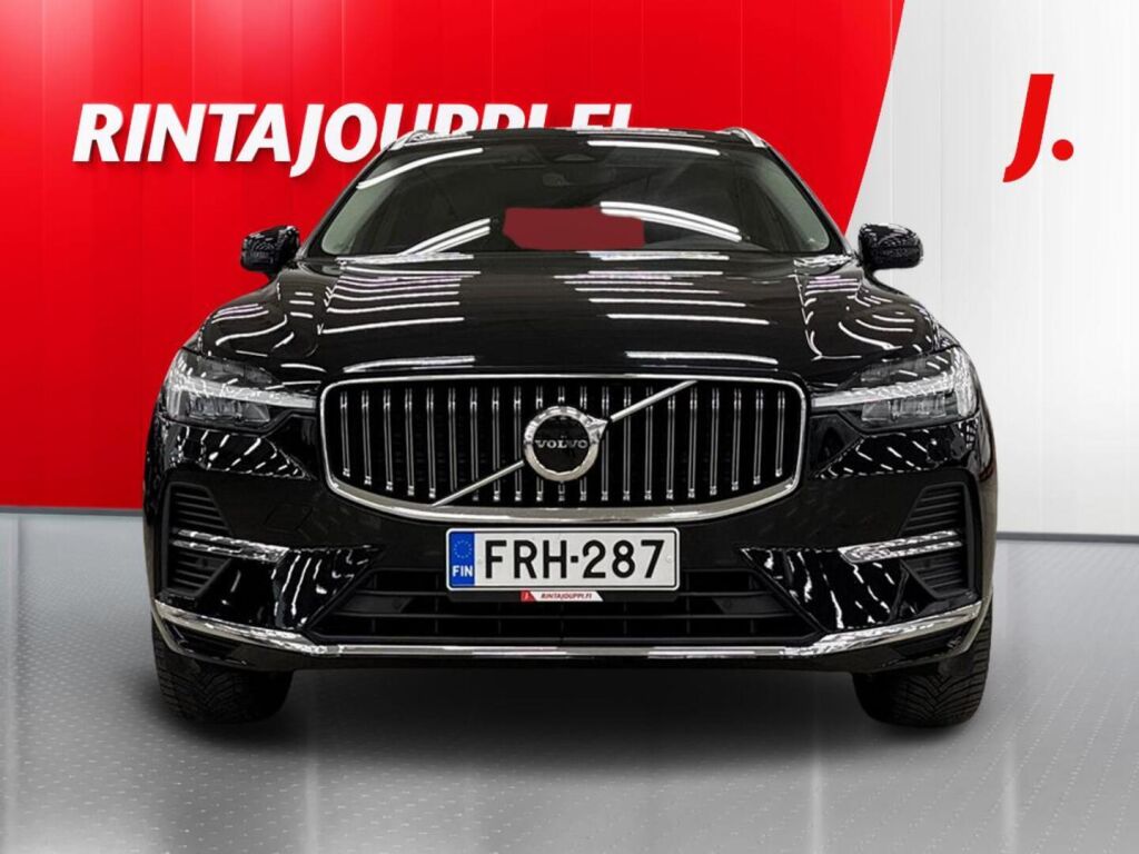 Volvo XC60 2023 Musta