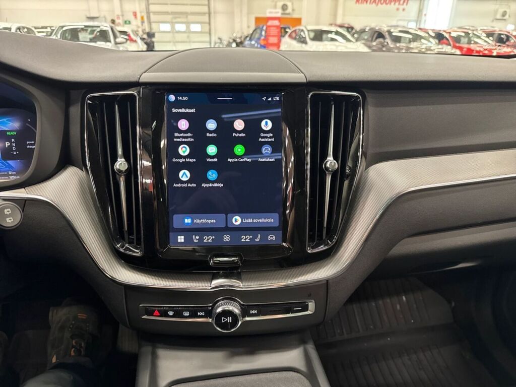 Volvo XC60 2023 Musta