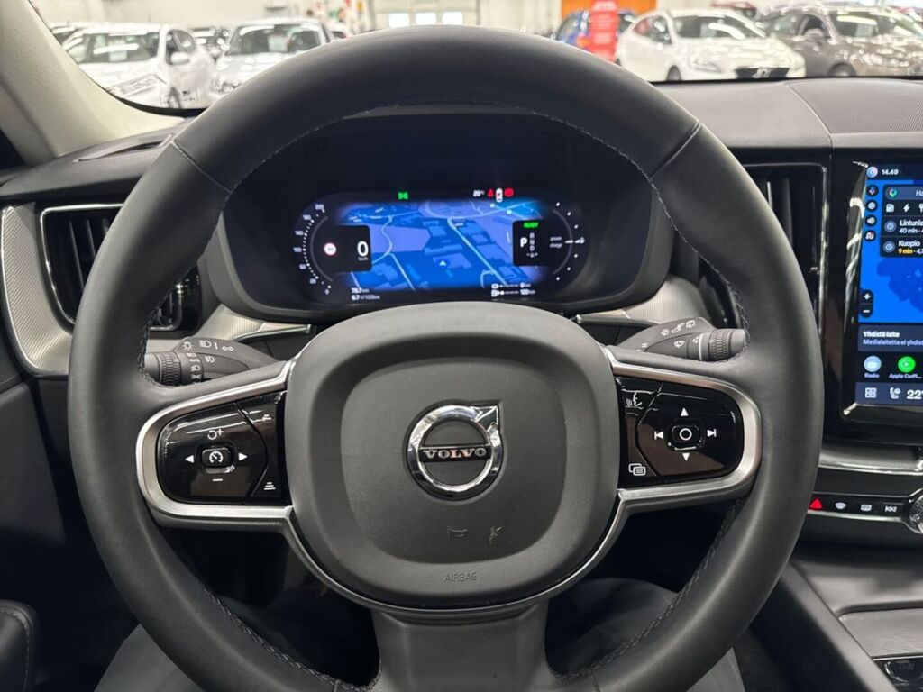 Volvo XC60 2023 Musta
