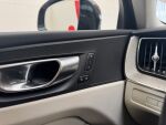 Volvo XC60 2023 Musta