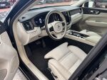 Volvo XC60 2023 Musta