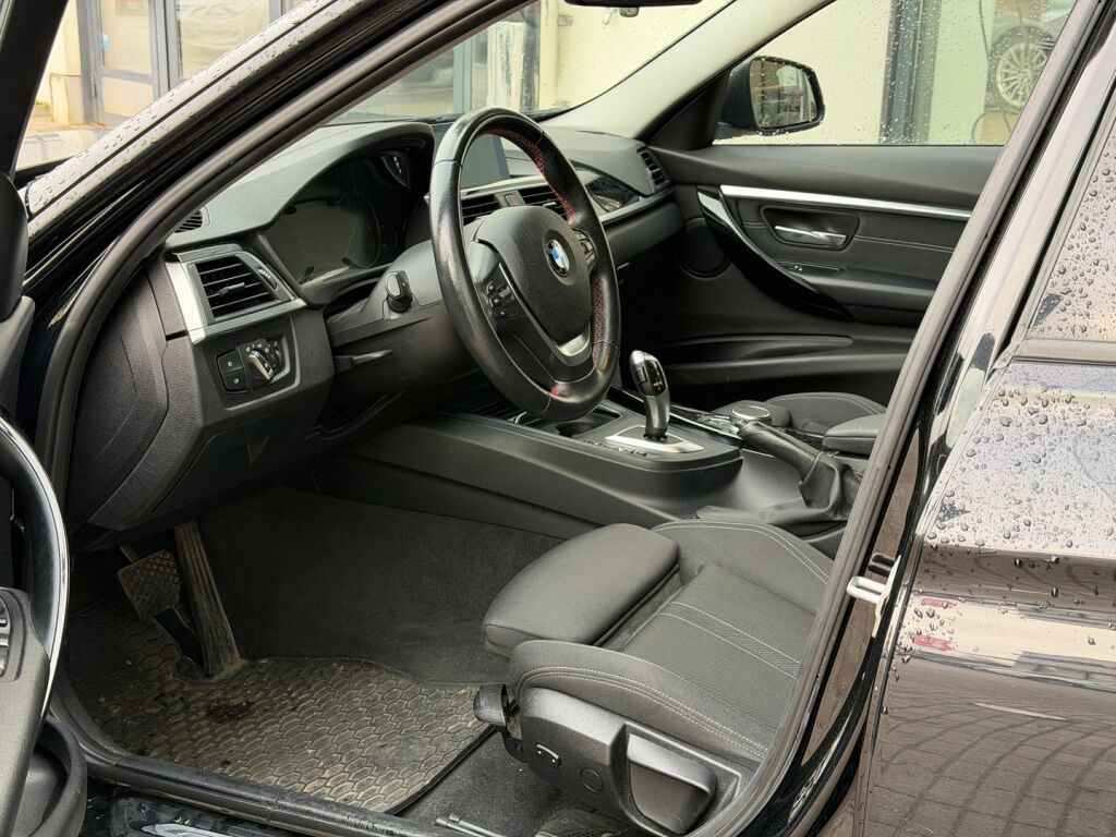 BMW 320 2018 Musta