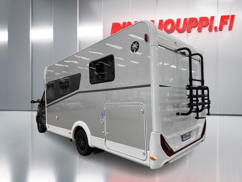 Sunlight T690L 2024 Musta