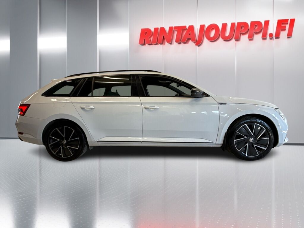 Skoda Superb 2023 Valkoinen