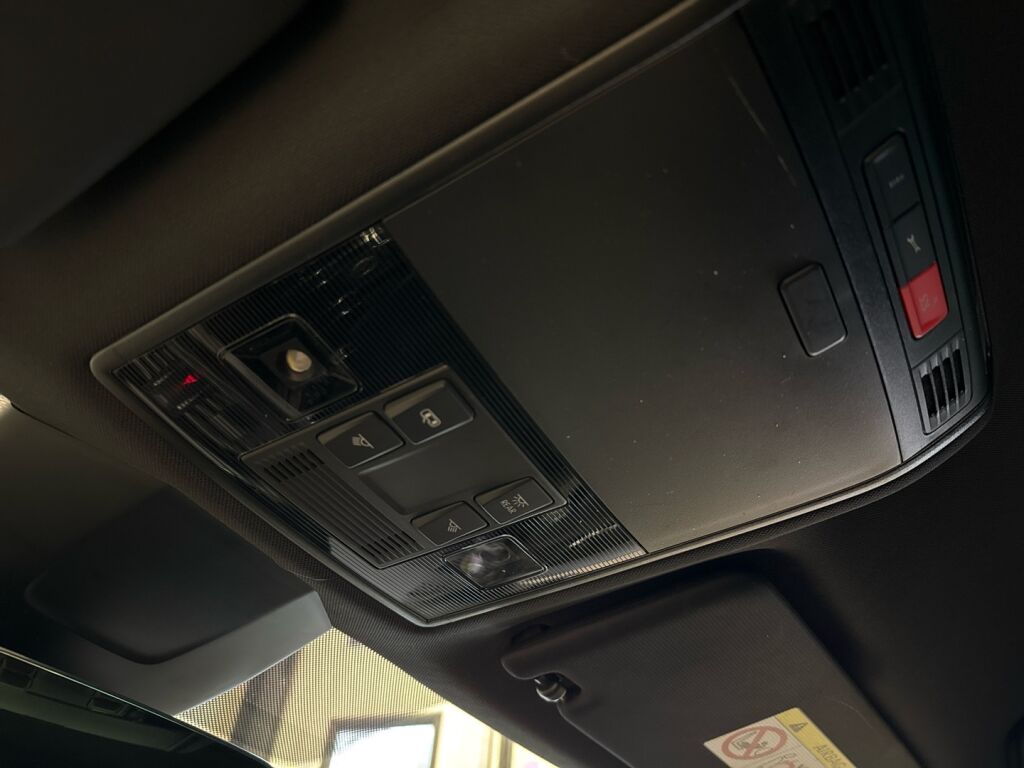 Skoda Superb 2023 Valkoinen