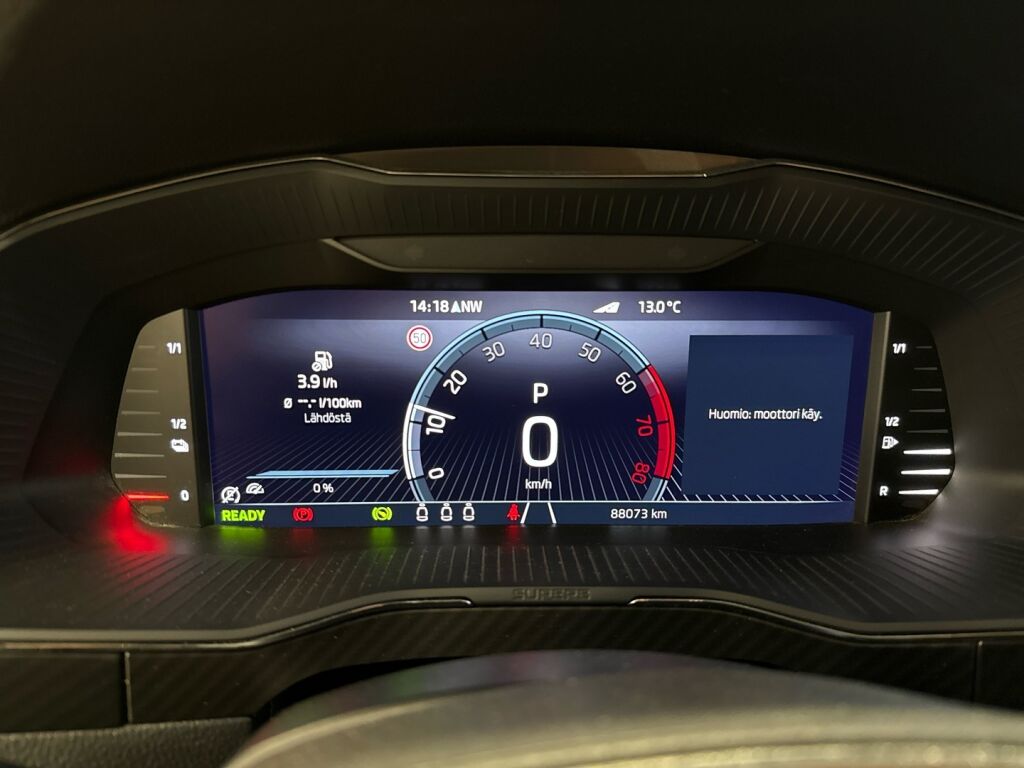 Skoda Superb 2023 Valkoinen