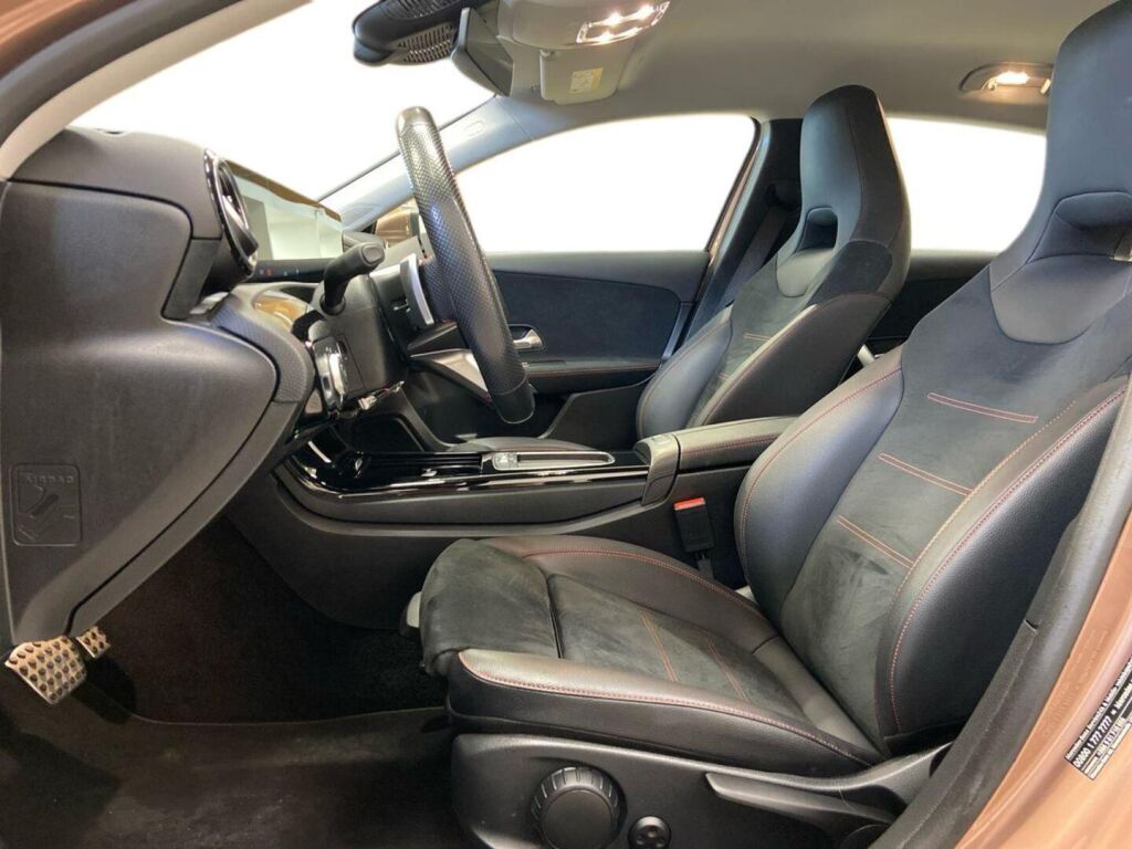 Mercedes-Benz A 2023 Ruskea (beige)