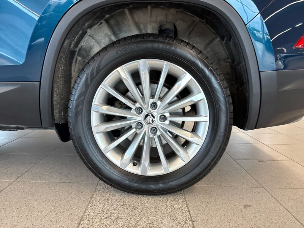 Skoda Kodiaq 2023 Sininen