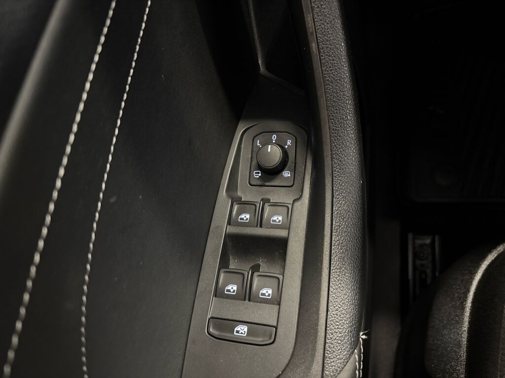 Skoda Kodiaq 2023 Sininen