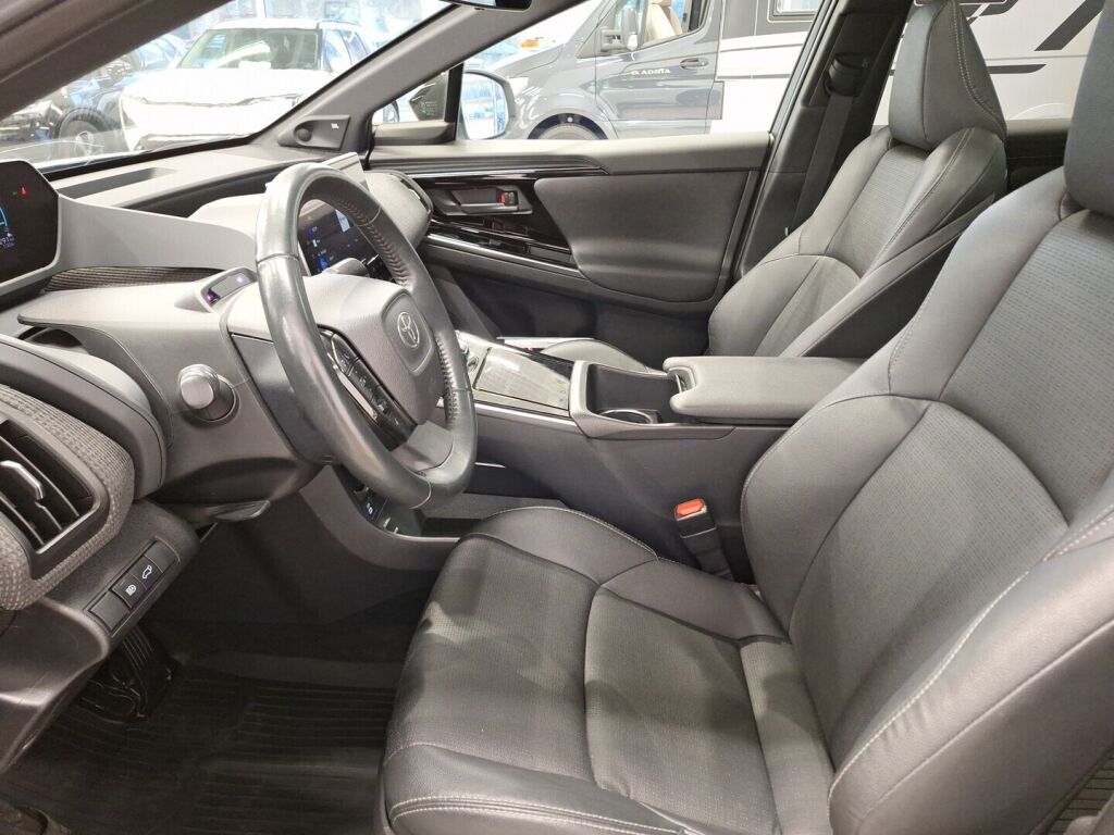 Toyota bZ4X 2023 Valkoinen