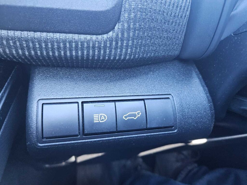 Toyota bZ4X 2023 Valkoinen