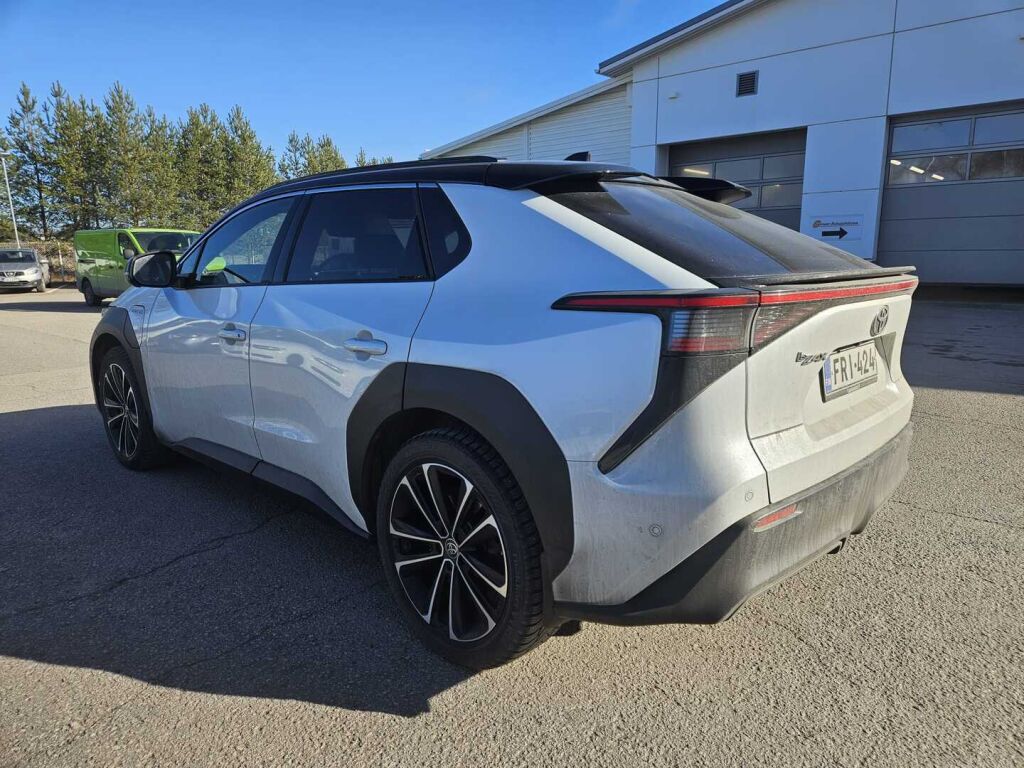 Toyota bZ4X 2023 Valkoinen