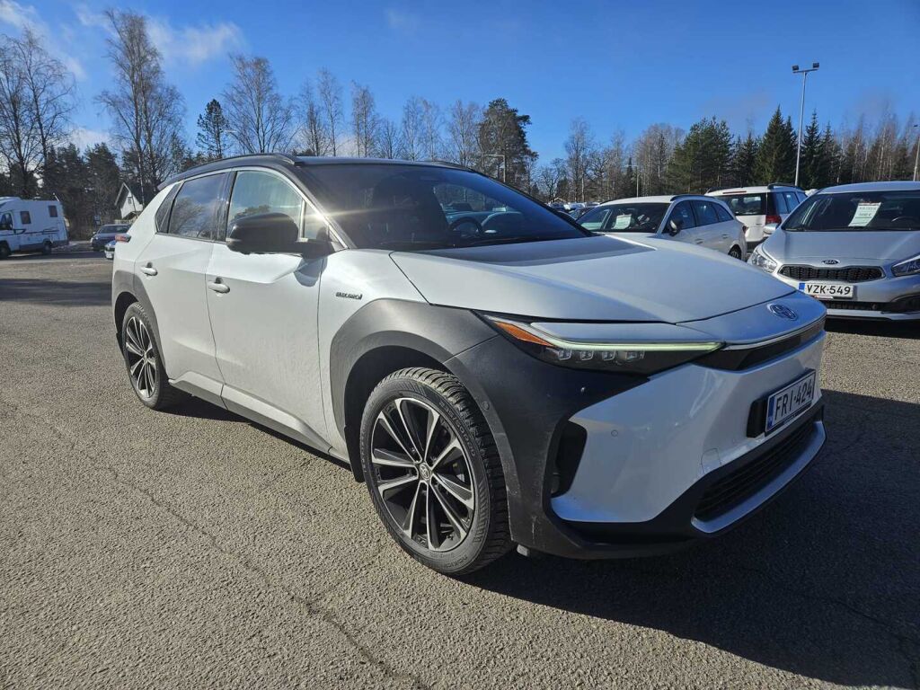 Toyota bZ4X 2023 Valkoinen