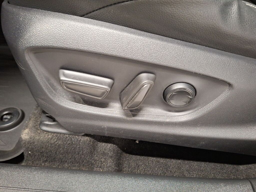 Toyota bZ4X 2023 Valkoinen