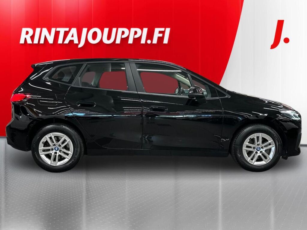 BMW 225 2023 Musta