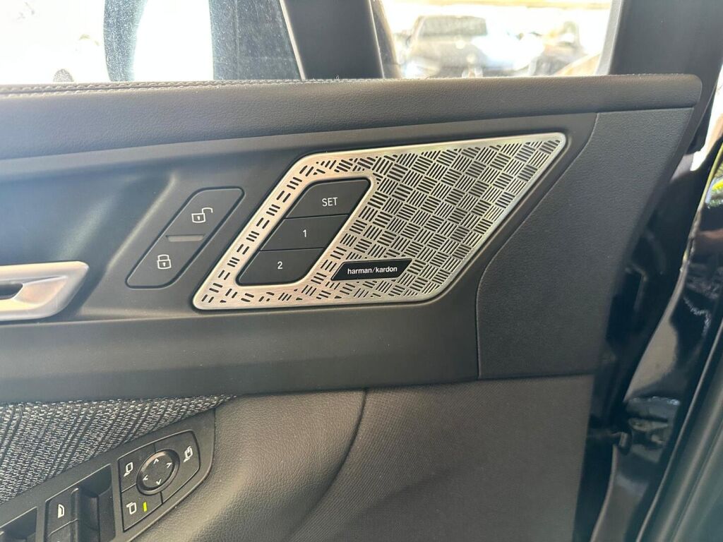 BMW 225 2023 Musta