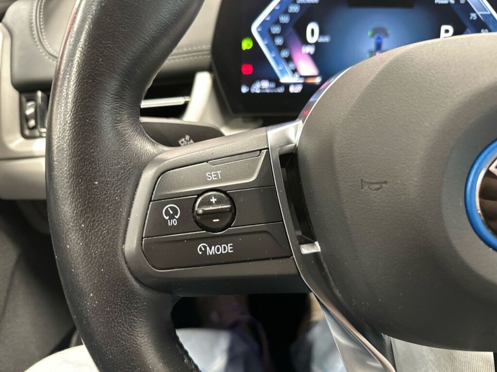 BMW 225 2023 Musta
