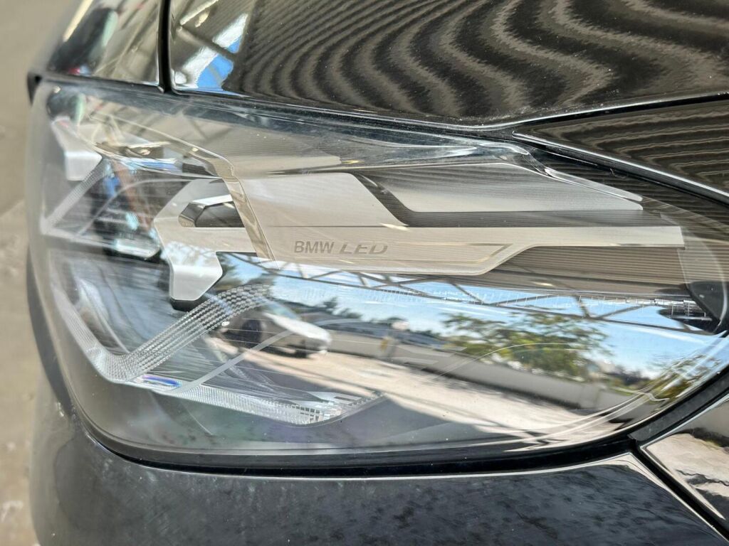 BMW 225 2023 Musta