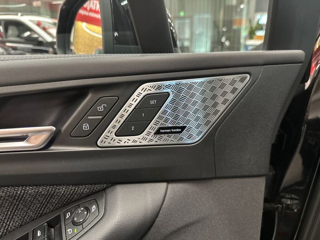 BMW 225 2023 Musta