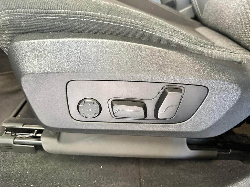 BMW 225 2023 Musta
