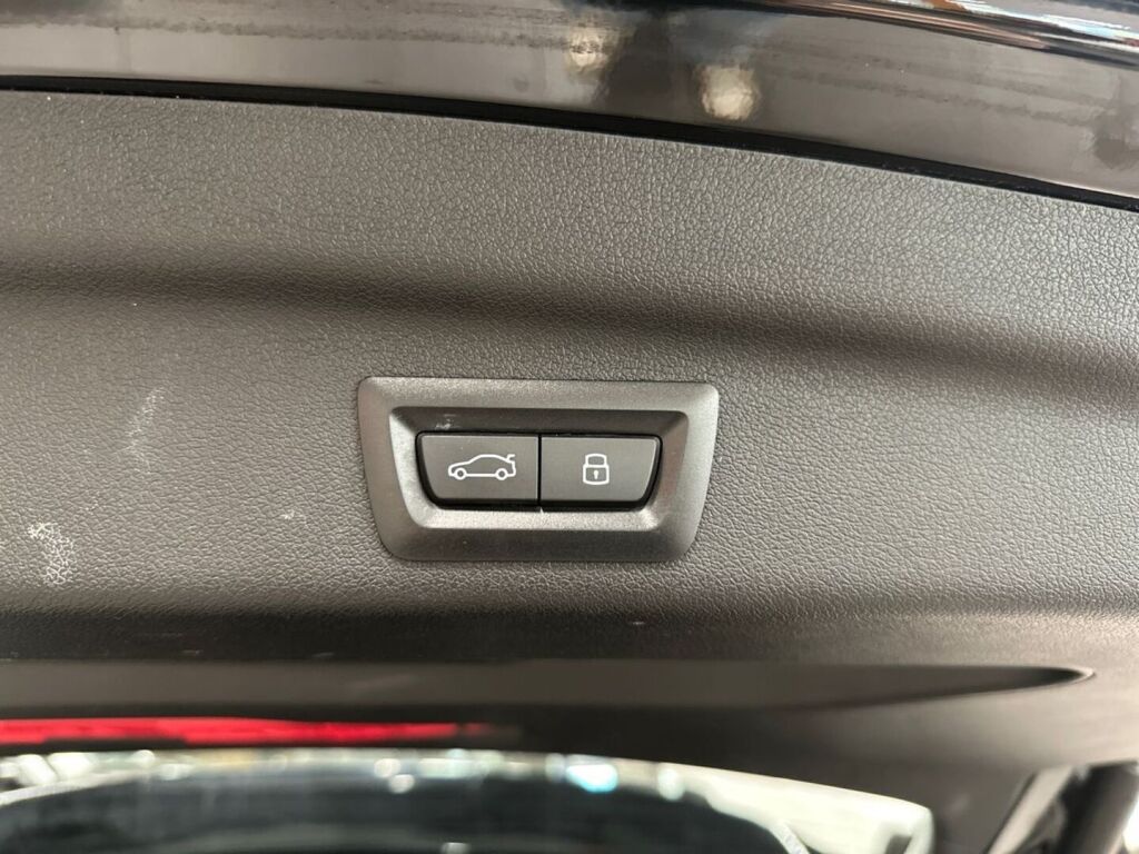 BMW 225 2023 Musta