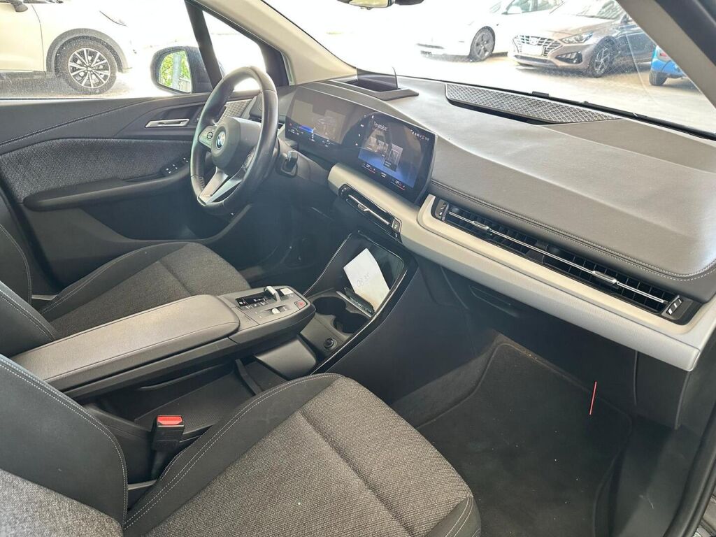 BMW 225 2023 Musta