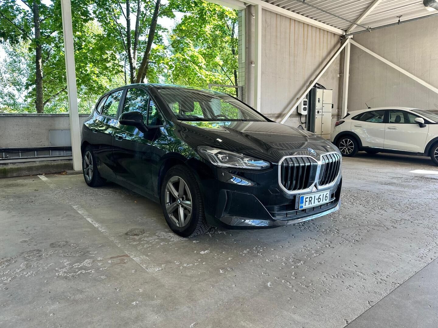 BMW 225
