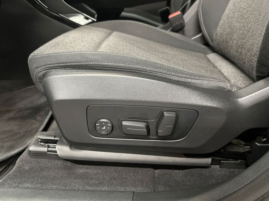 BMW 225 2023 Musta