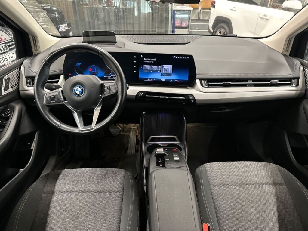 BMW 225 2023 Musta