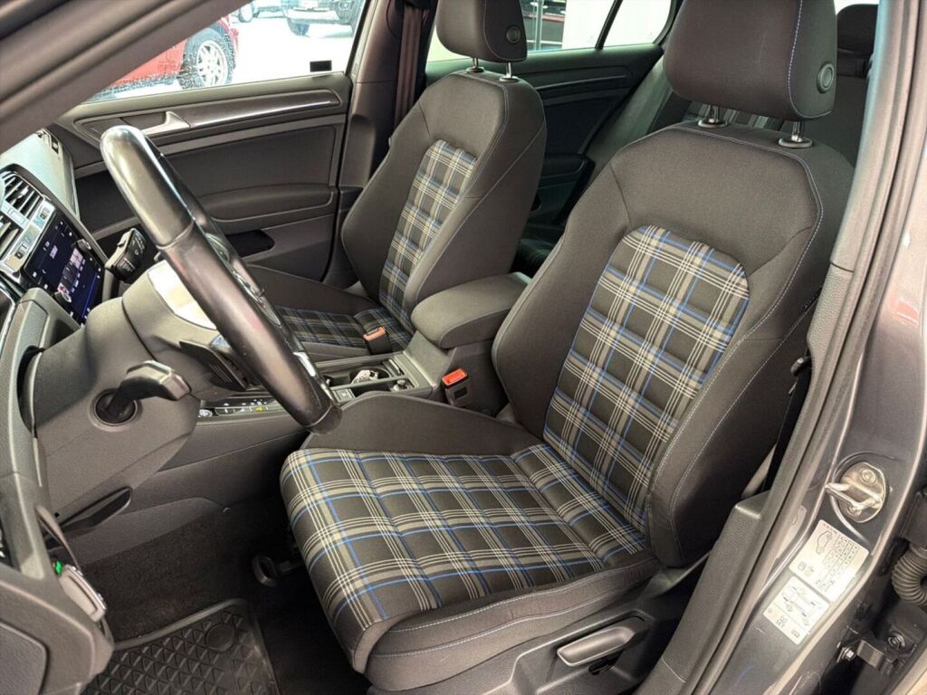 Volkswagen Golf 2020 Harmaa