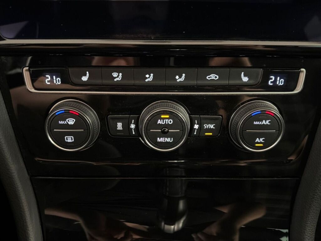 Volkswagen Golf 2020 Harmaa