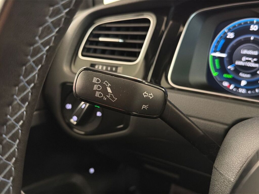 Volkswagen Golf 2020 Harmaa