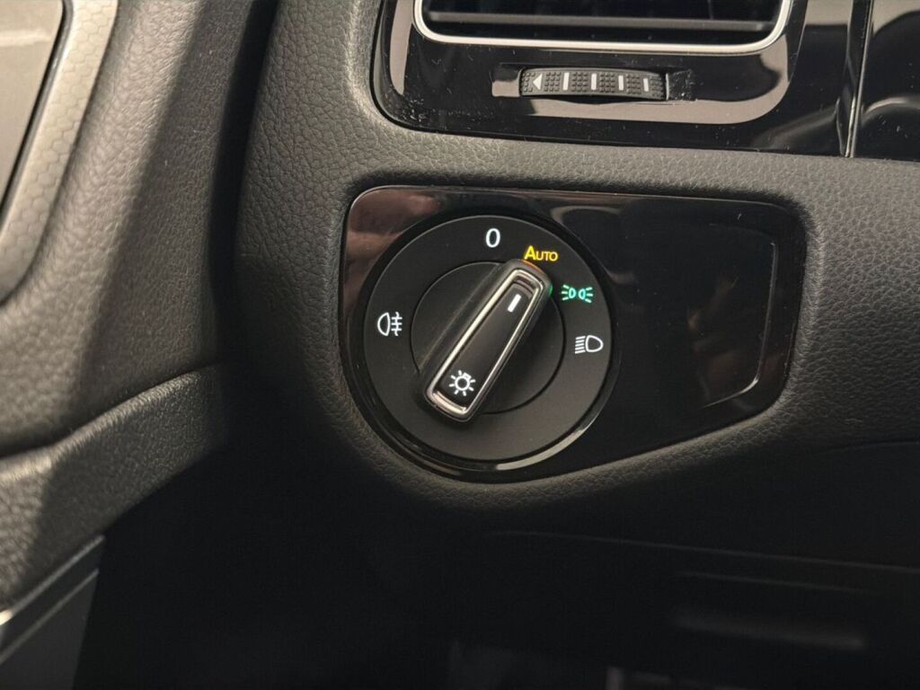 Volkswagen Golf 2020 Harmaa