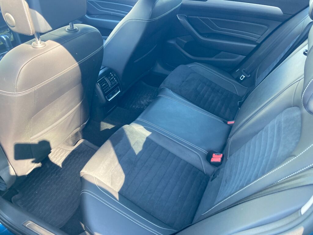 Volkswagen Passat 2020 Metallinhohto Sininen