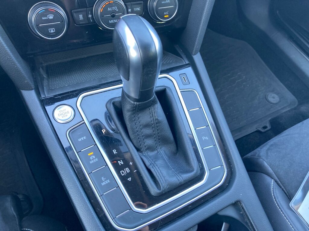 Volkswagen Passat 2020 Metallinhohto Sininen