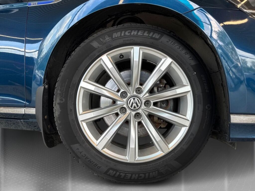 Volkswagen Passat 2020 Metallinhohto Sininen
