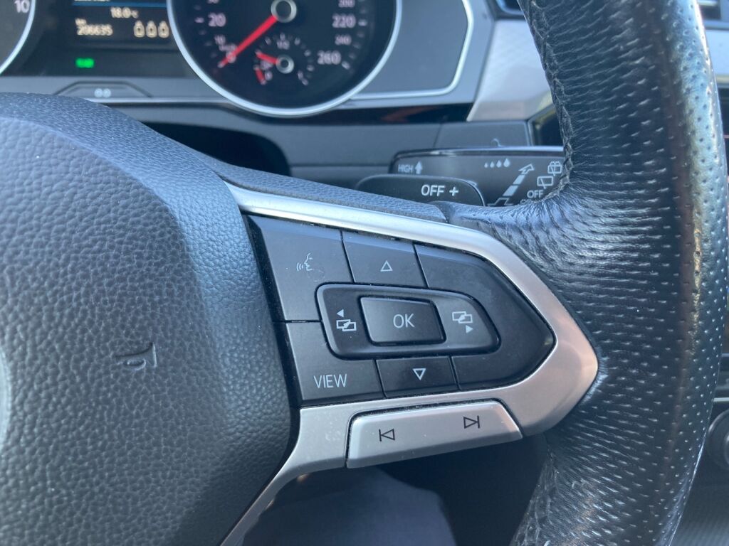 Volkswagen Passat 2020 Metallinhohto Sininen