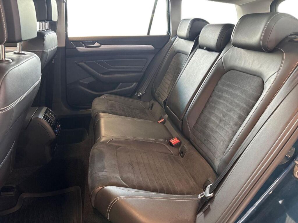 Volkswagen Passat 2020 Metallinhohto Sininen