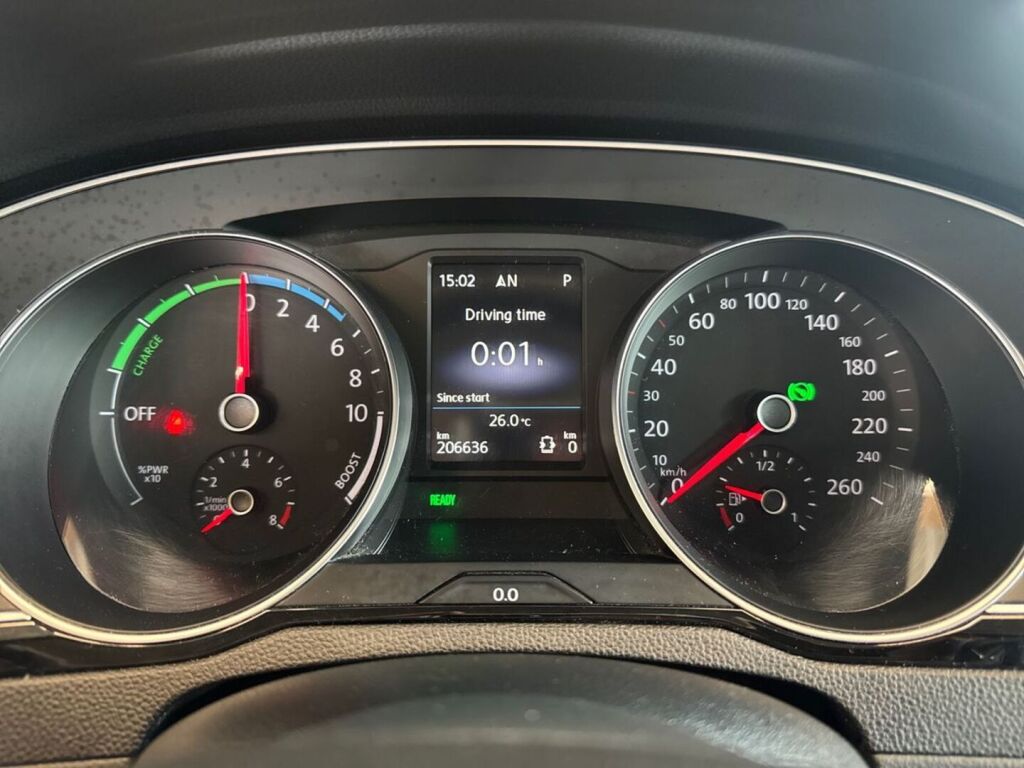 Volkswagen Passat 2020 Metallinhohto Sininen