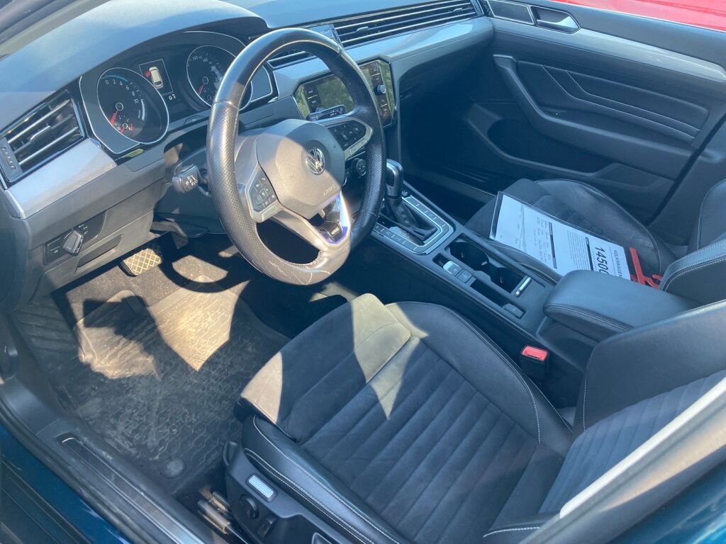 Volkswagen Passat 2020 Metallinhohto Sininen