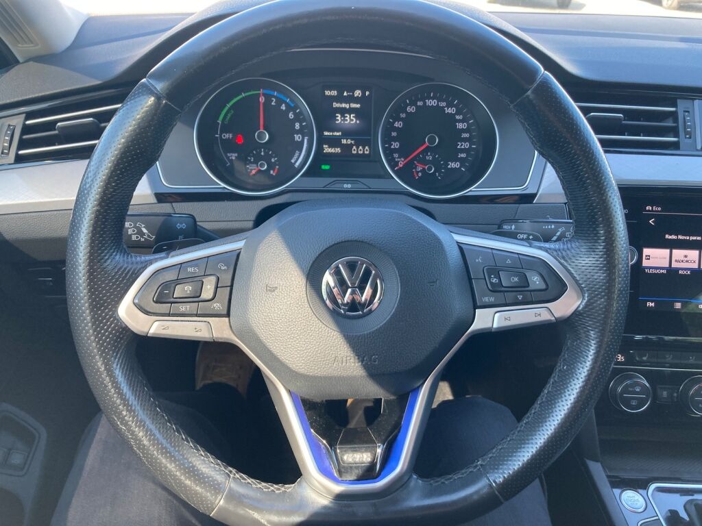 Volkswagen Passat 2020 Metallinhohto Sininen