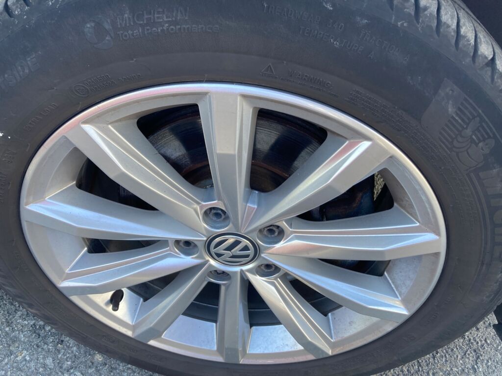 Volkswagen Passat 2020 Metallinhohto Sininen