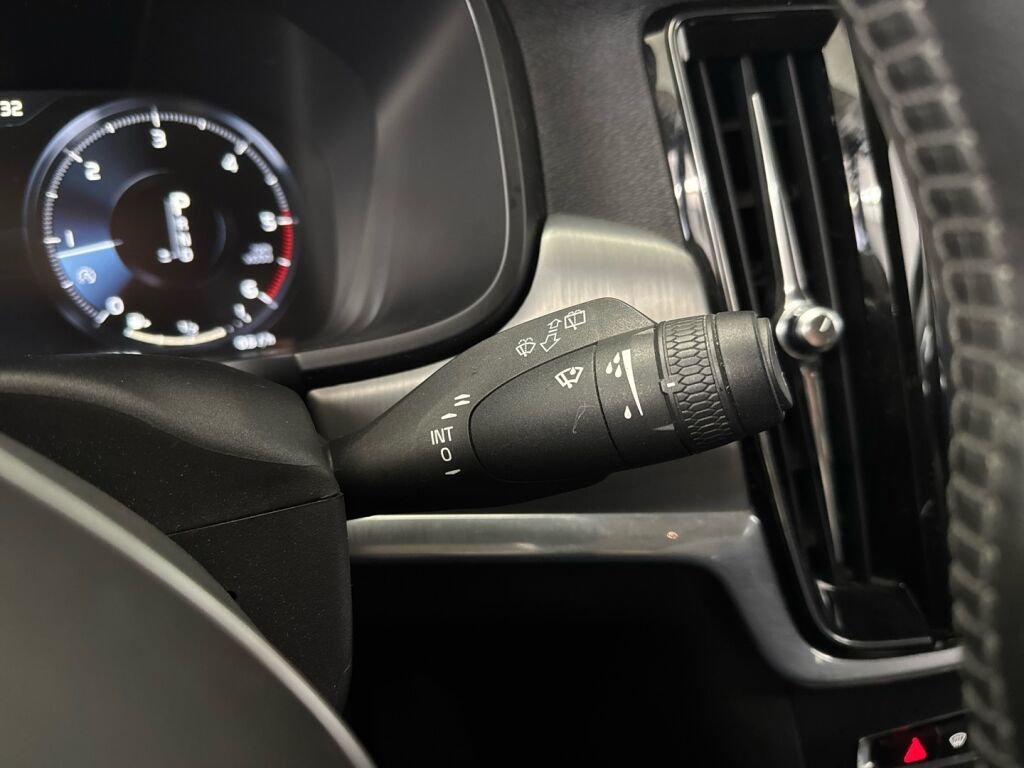 Volvo V90 2019 Harmaa