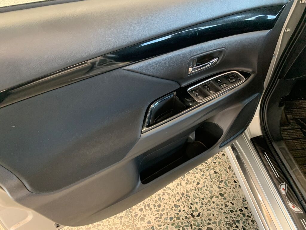 Mitsubishi Outlander PHEV 2020 Hopea