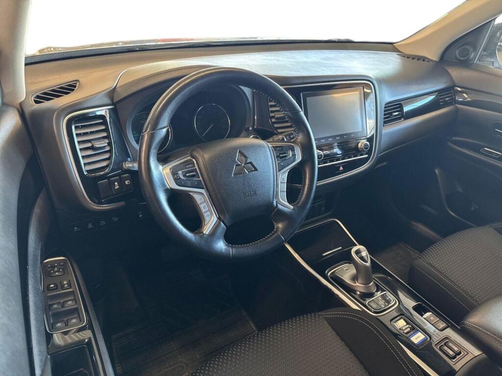 Mitsubishi Outlander PHEV 2020 Hopea