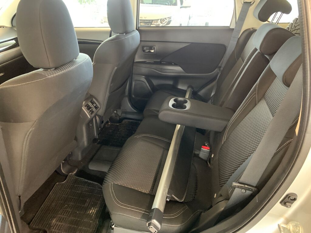Mitsubishi Outlander PHEV 2020 Hopea