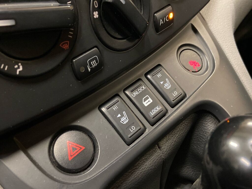 Nissan NV200 2013 Valkoinen